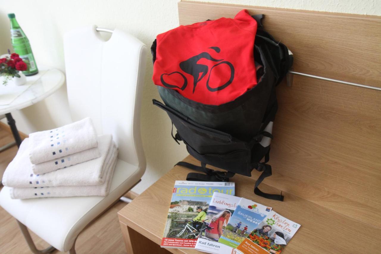 Famos Schlafen Hotel Warburg Luaran gambar